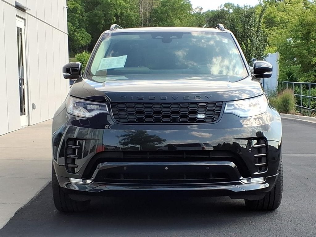 Certified 2025 Land Rover Discovery Dynamic SE SUV