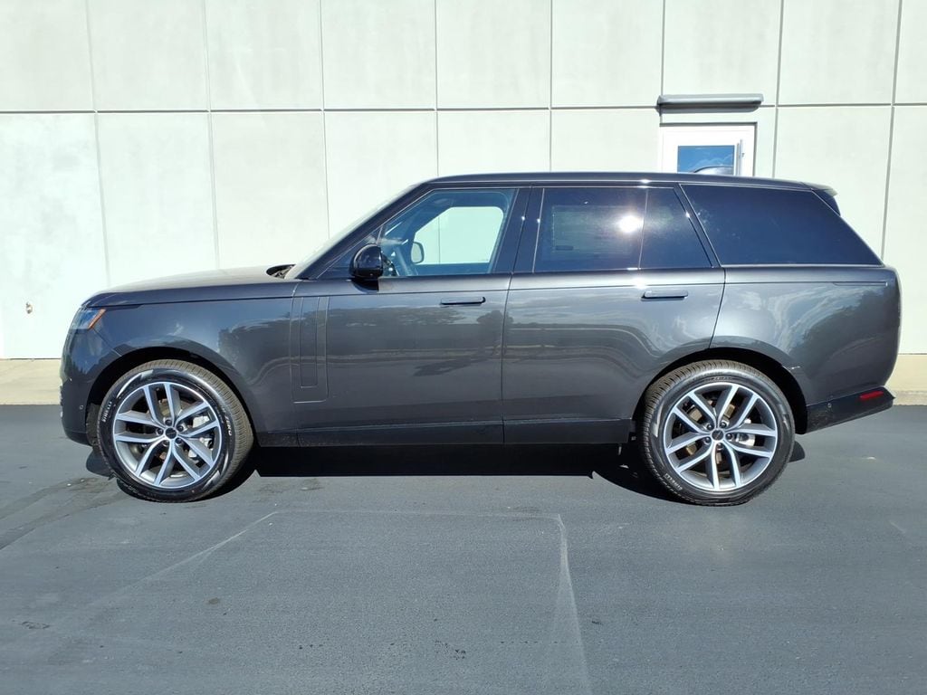 New 2026 Land Rover Range Rover SE SUV