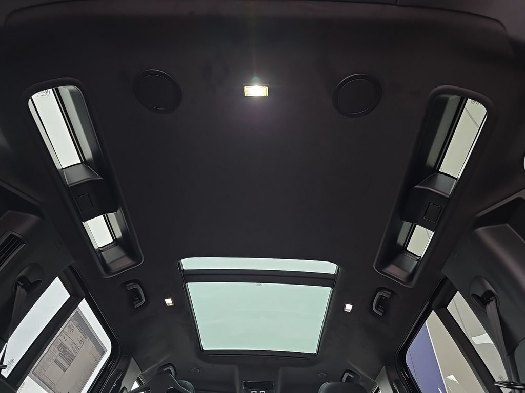 2026 Land Rover Defender V8 - Photo 24