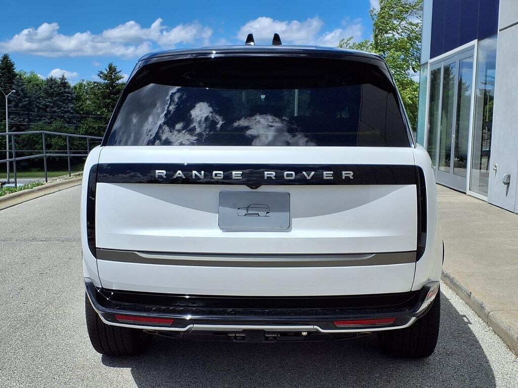 New 2026 Land Rover Range Rover SE LWB 7-Seats / V8 SUV