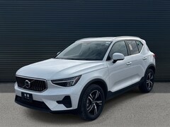 2025 Volvo XC40 Core Bright Theme SUV
