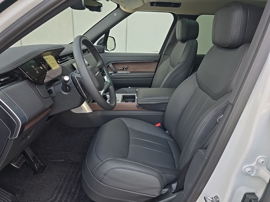 2025 Land Rover Range Rover SE - Photo 9
