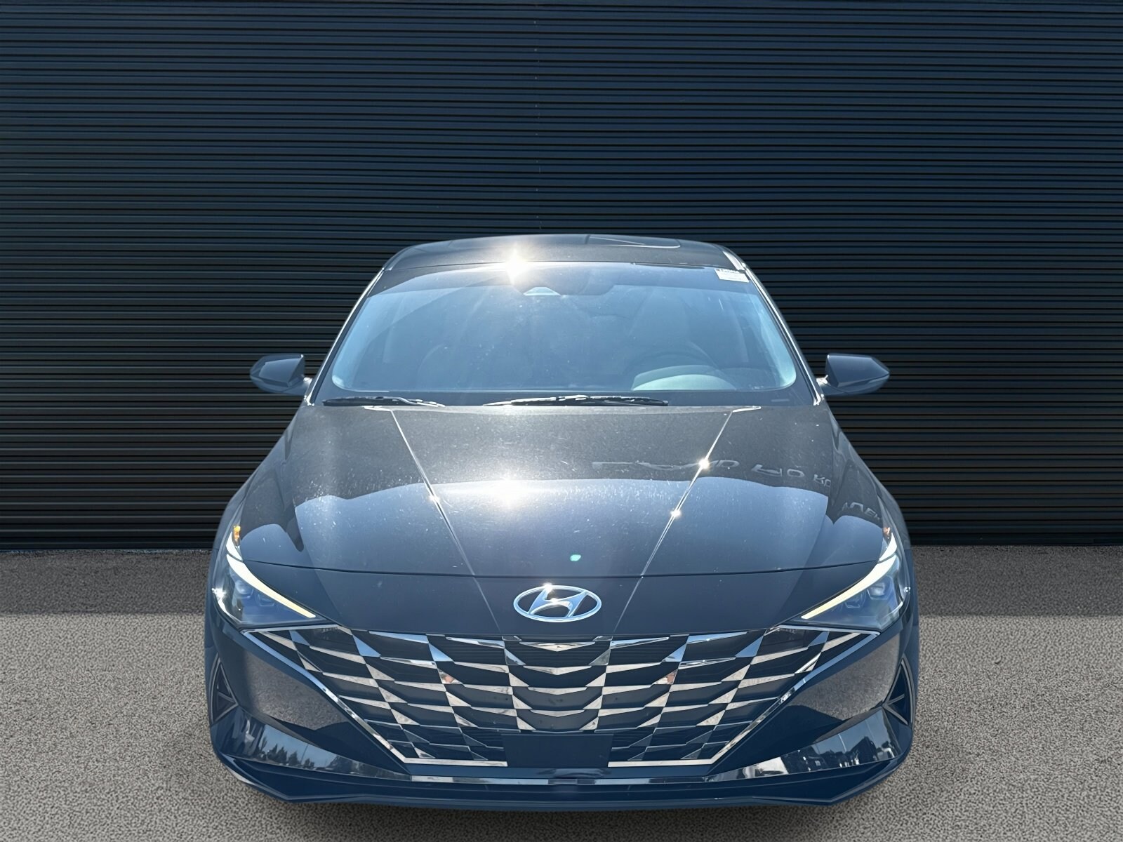 2023 Hyundai Elantra Limited photo 2