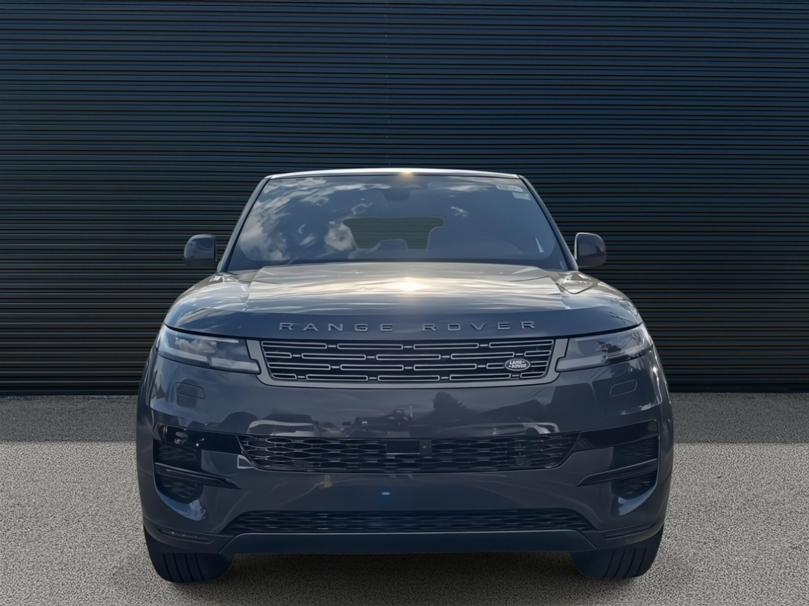 2025 Land Rover Range Rover Sport P360 S photo 2