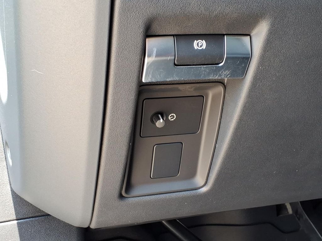 2026 Land Rover Defender S - Photo 13