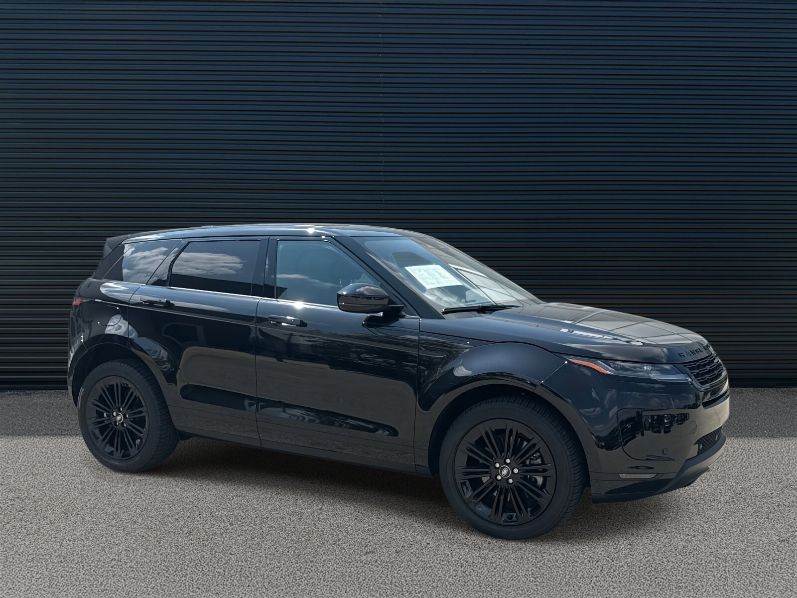 2025 Land Rover Range Rover Evoque S photo 3