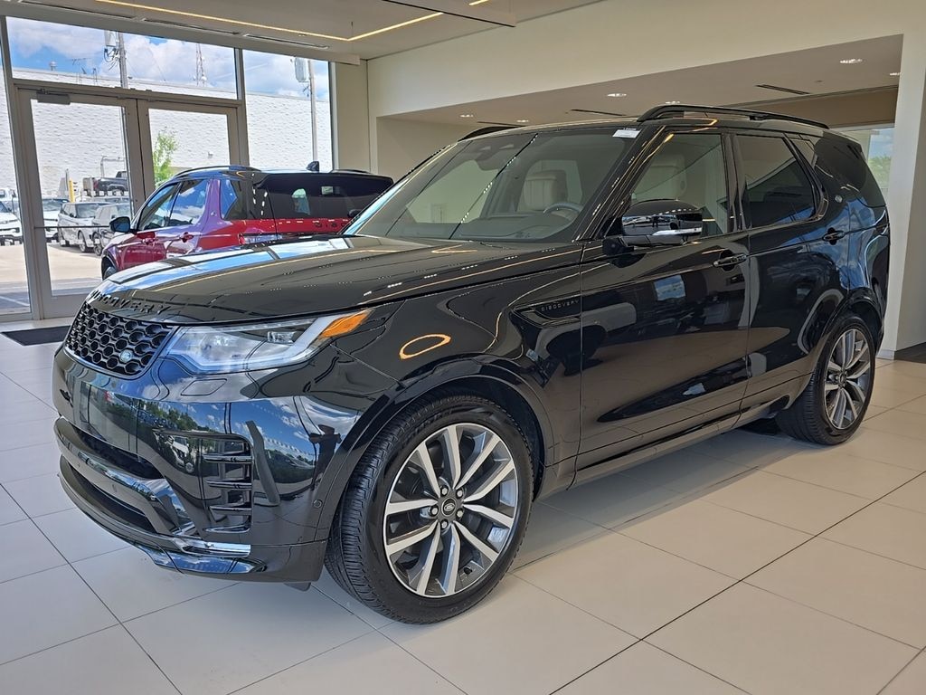 Certified 2025 Land Rover Discovery Dynamic SE SUV