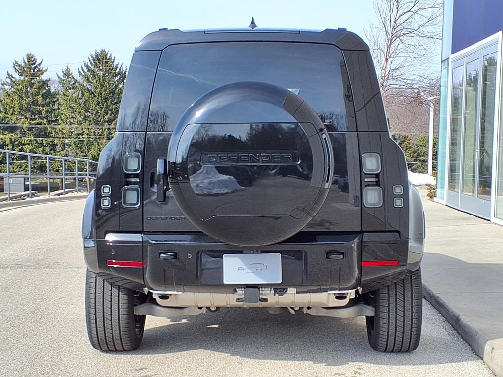 Certified 2026 Land Rover Defender 110 X-Dynamic SE SUV