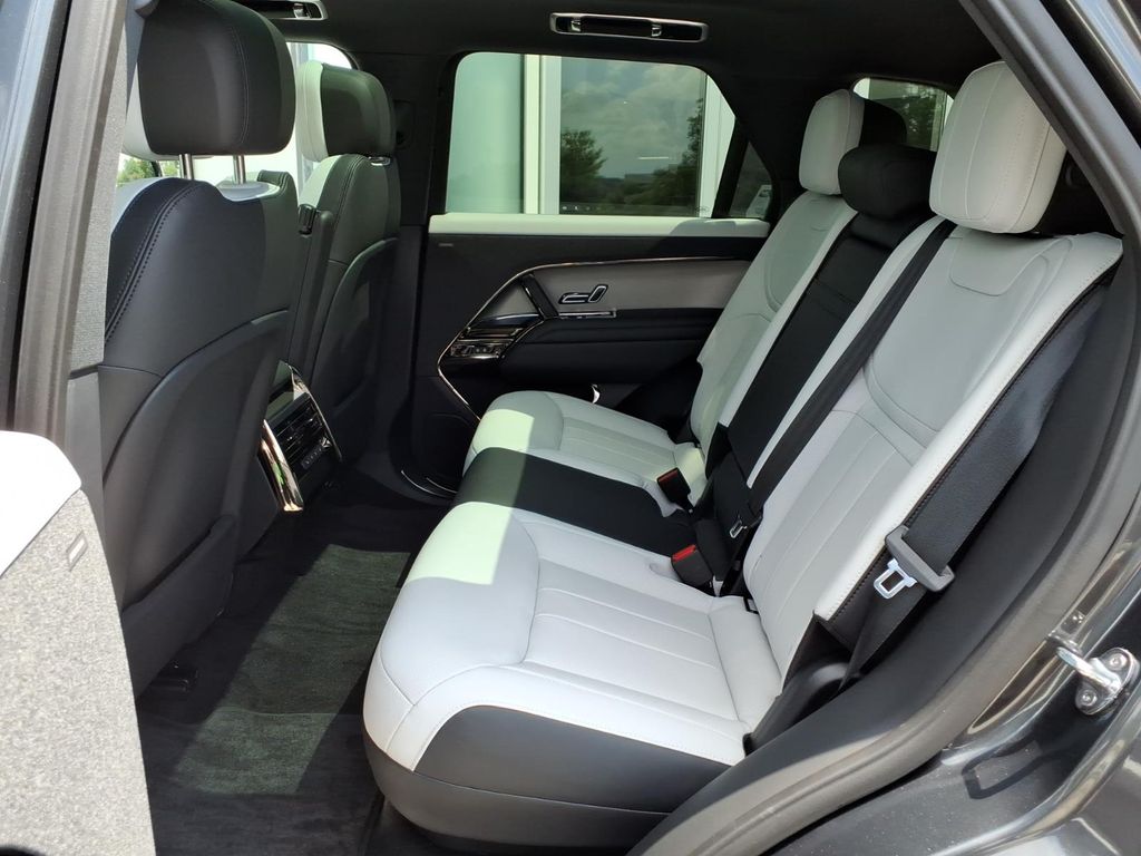 2025 Land Rover Range Rover Sport Dynamic SE - Photo 8