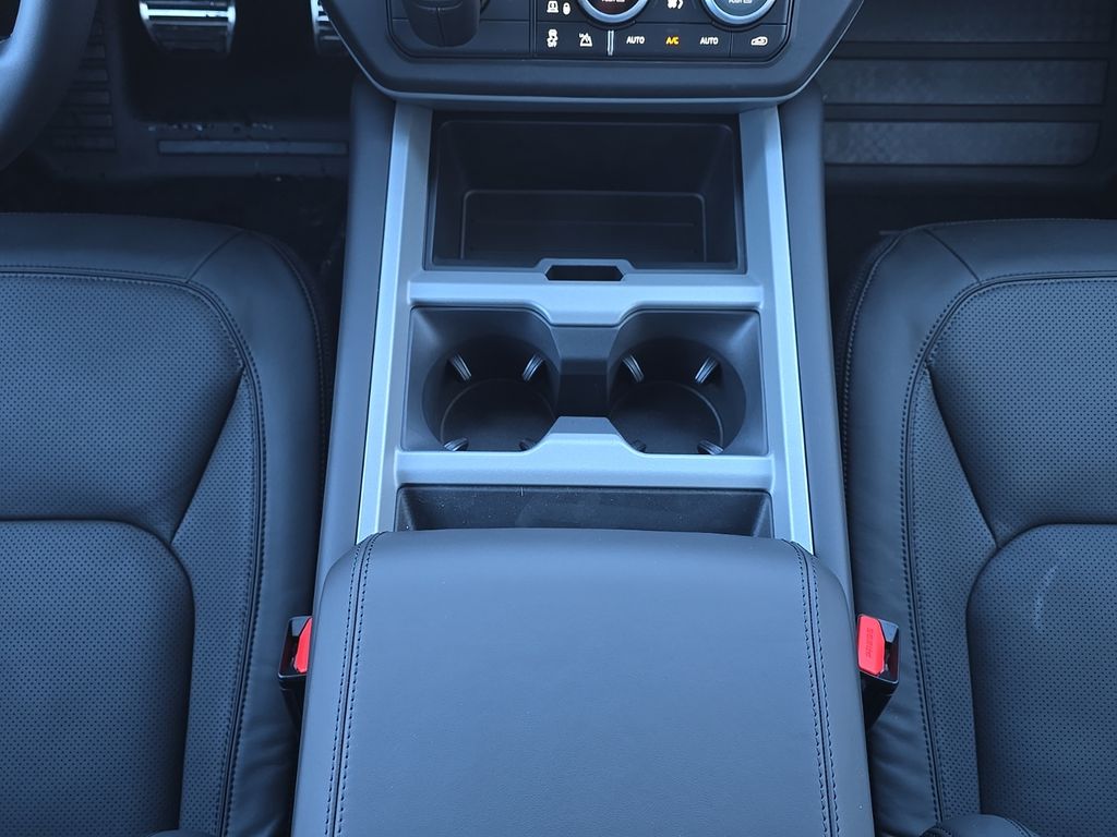 2026 Land Rover Defender V8 - Photo 20