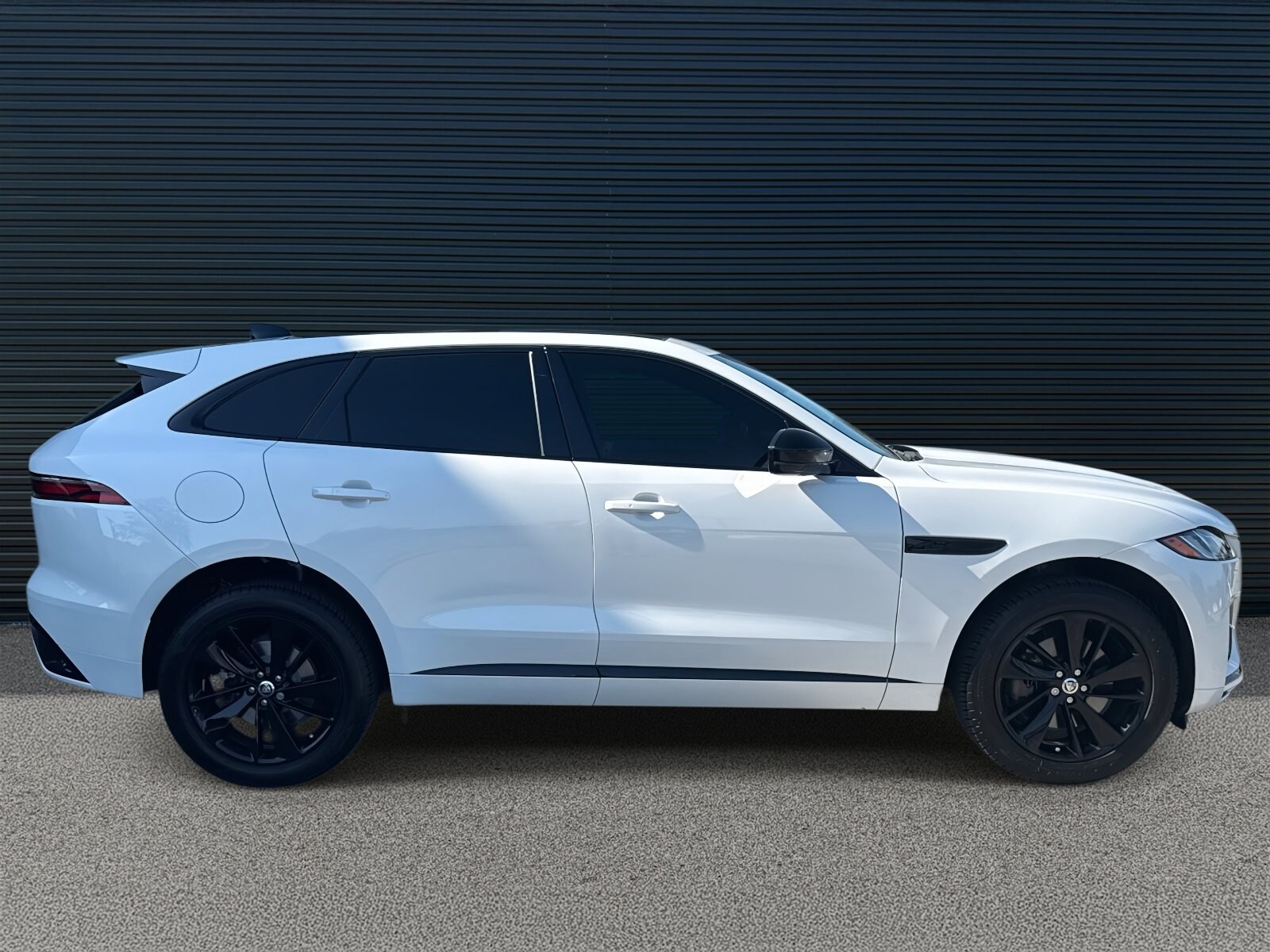 2024 Jaguar F-PACE P250 R-Dynamic S photo 4