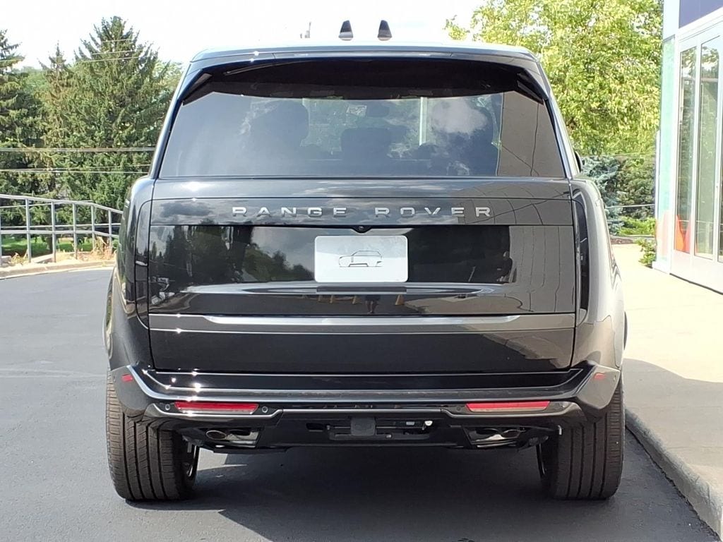New 2026 Land Rover Range Rover SE LWB 7-Seats / V8 SUV