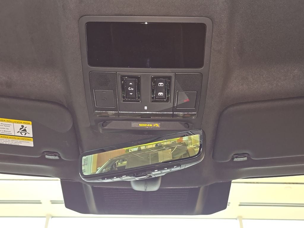 2026 Land Rover Defender OCTA - Photo 23