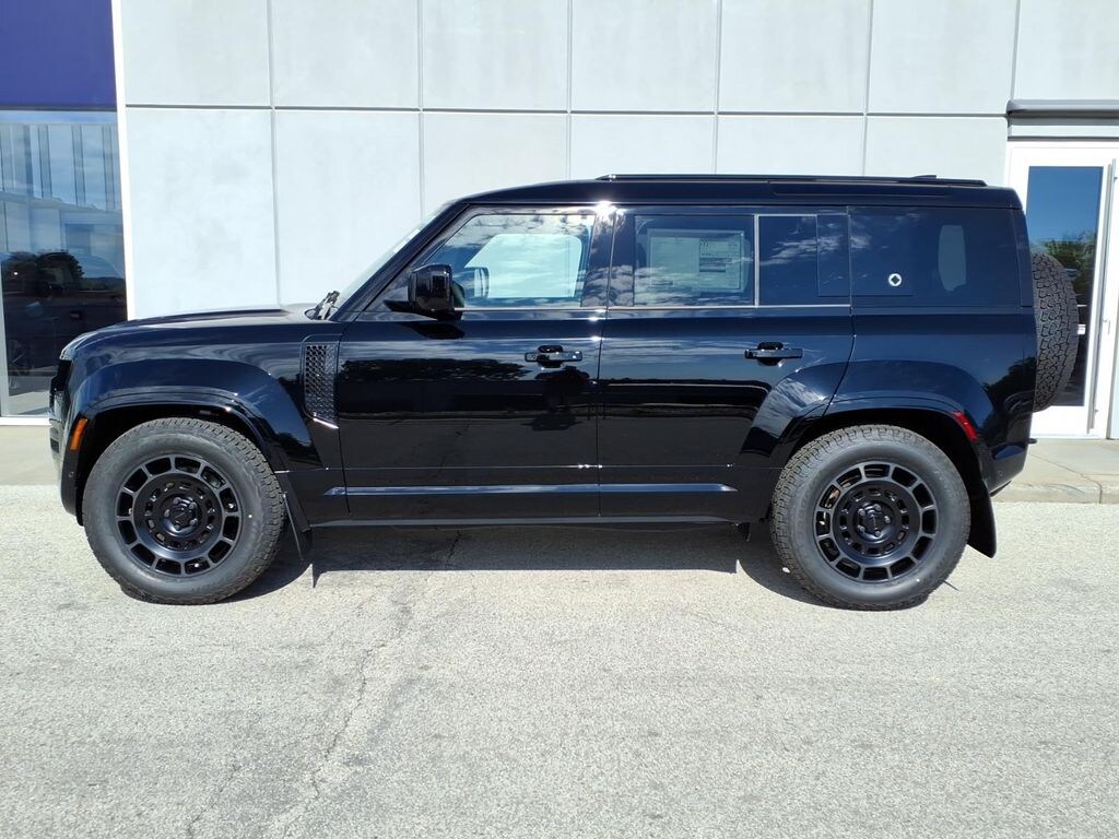 New 2026 Land Rover Defender 110 Octa Black Defender 110 Octa Black SUV