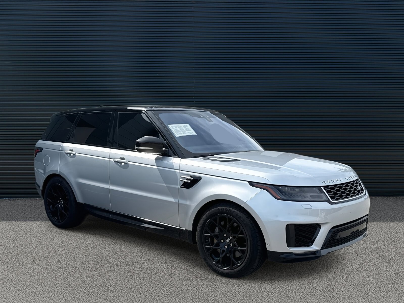 2019 Land Rover Range Rover Sport HSE photo 2