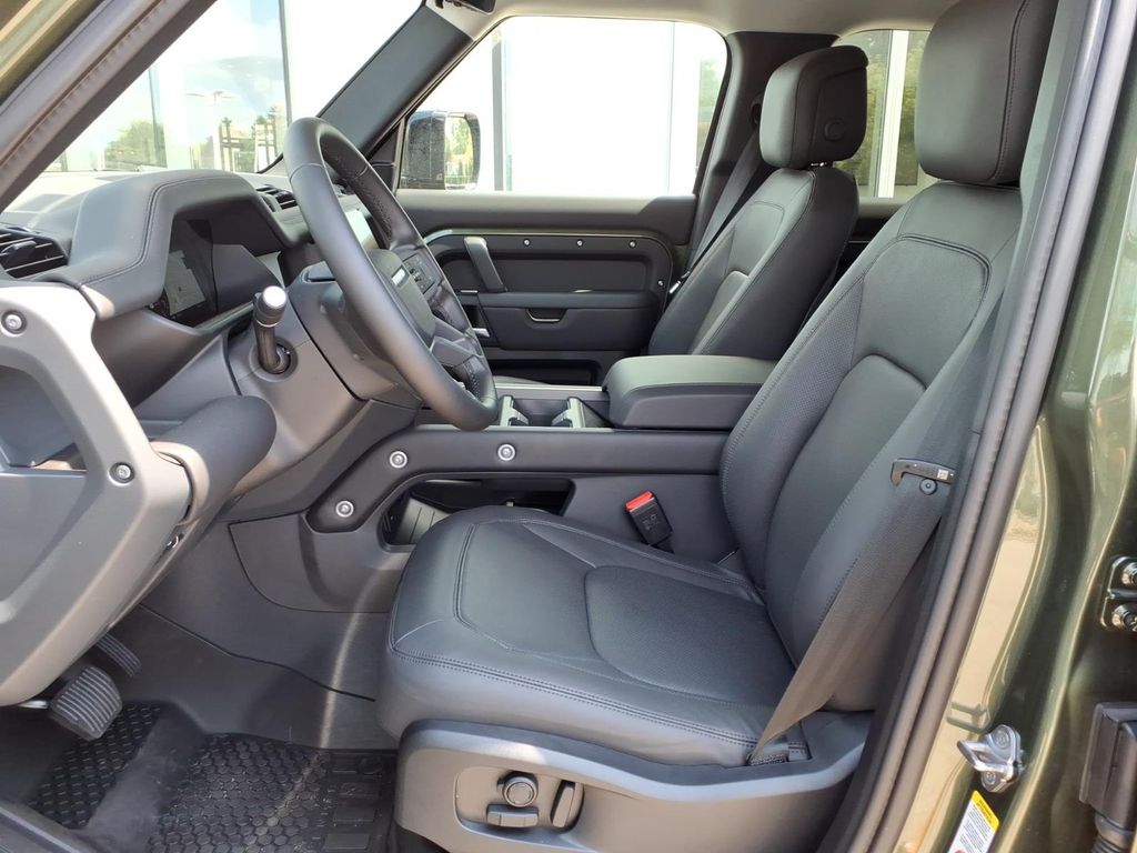 2026 Land Rover Defender S - Photo 10