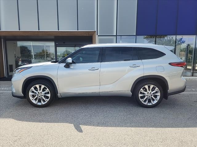 Used 2020 Toyota Highlander Limited with VIN 5TDDZRBH5LS012399 for sale in Waukesha, WI