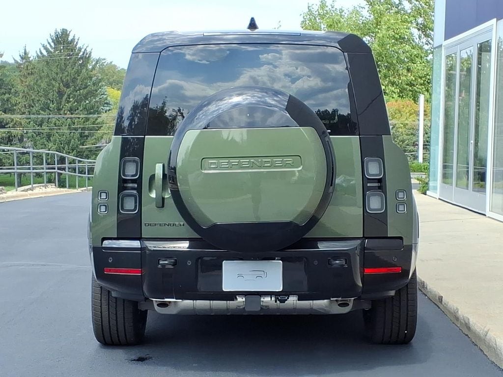 New 2026 Land Rover Defender 130 X-Dynamic SE SUV