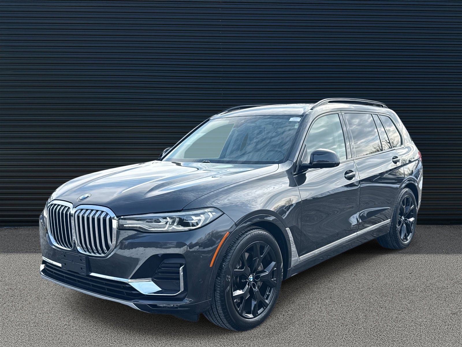 2021 BMW X7 40i's photo