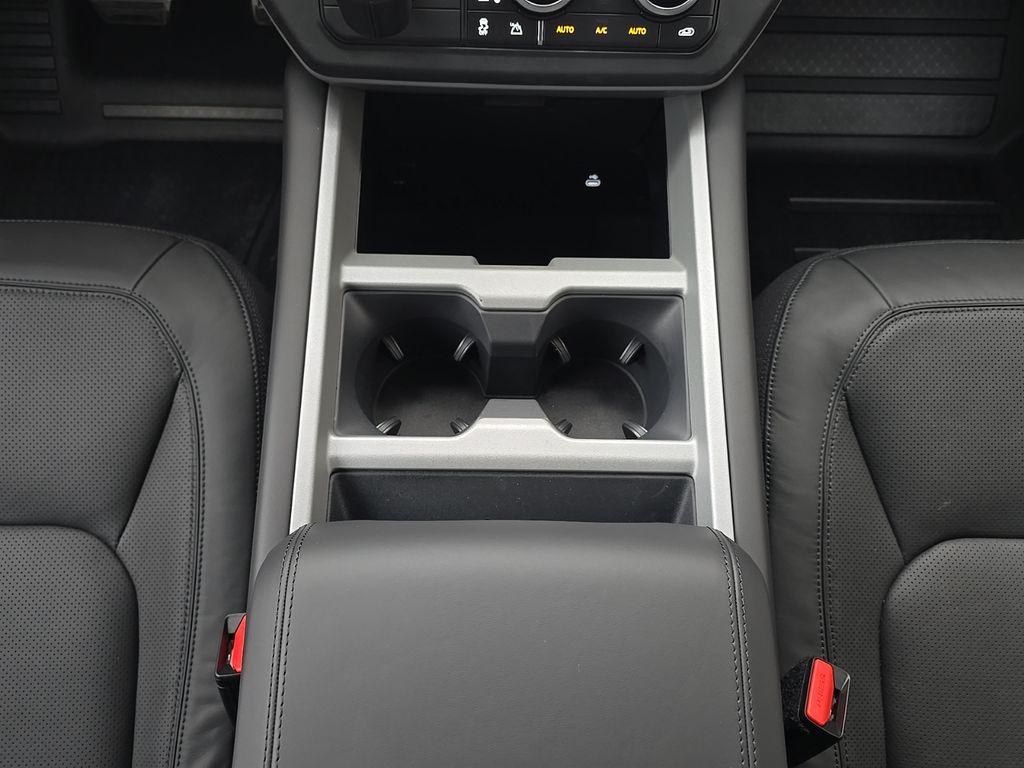 2026 Land Rover Defender V8 - Photo 21