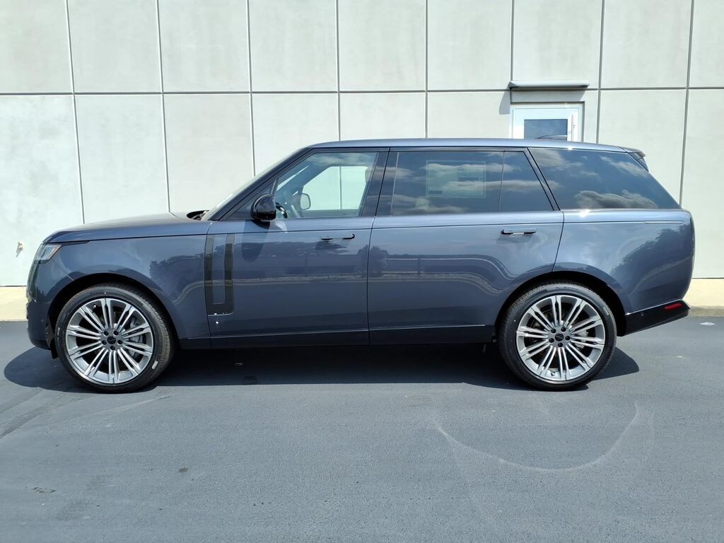 New 2026 Land Rover Range Rover SE 7 Seats SUV