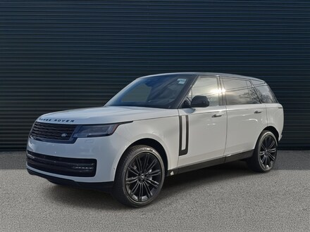 2025 Land Rover Range Rover SE LWB 7-Seat SUV