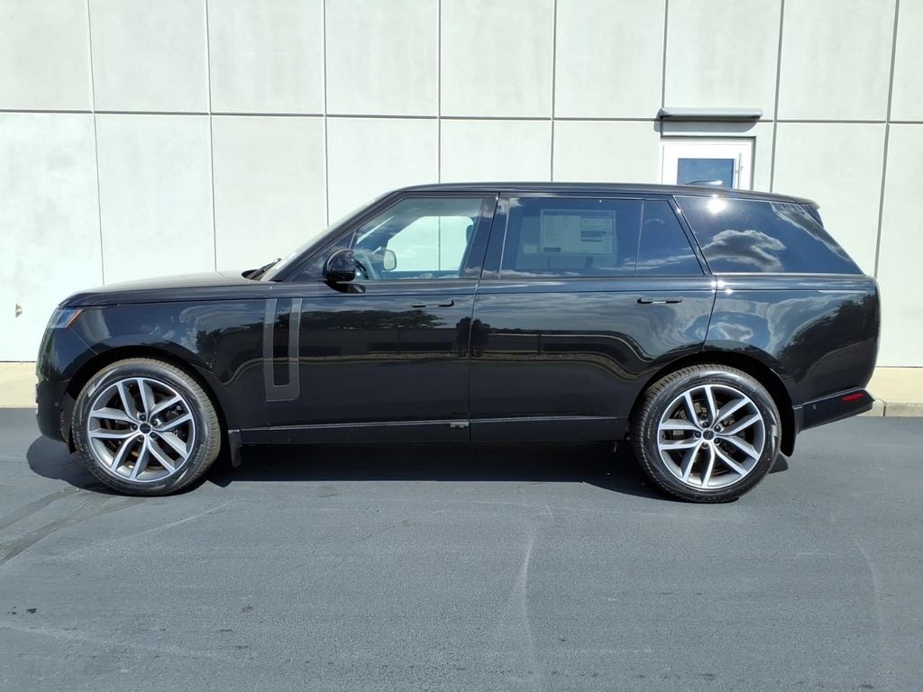 New 2026 Land Rover Range Rover SE LWB 7-Seats / V8 SUV