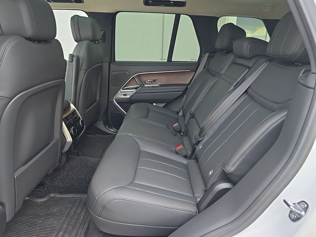 2025 Land Rover Range Rover SE - Photo 7