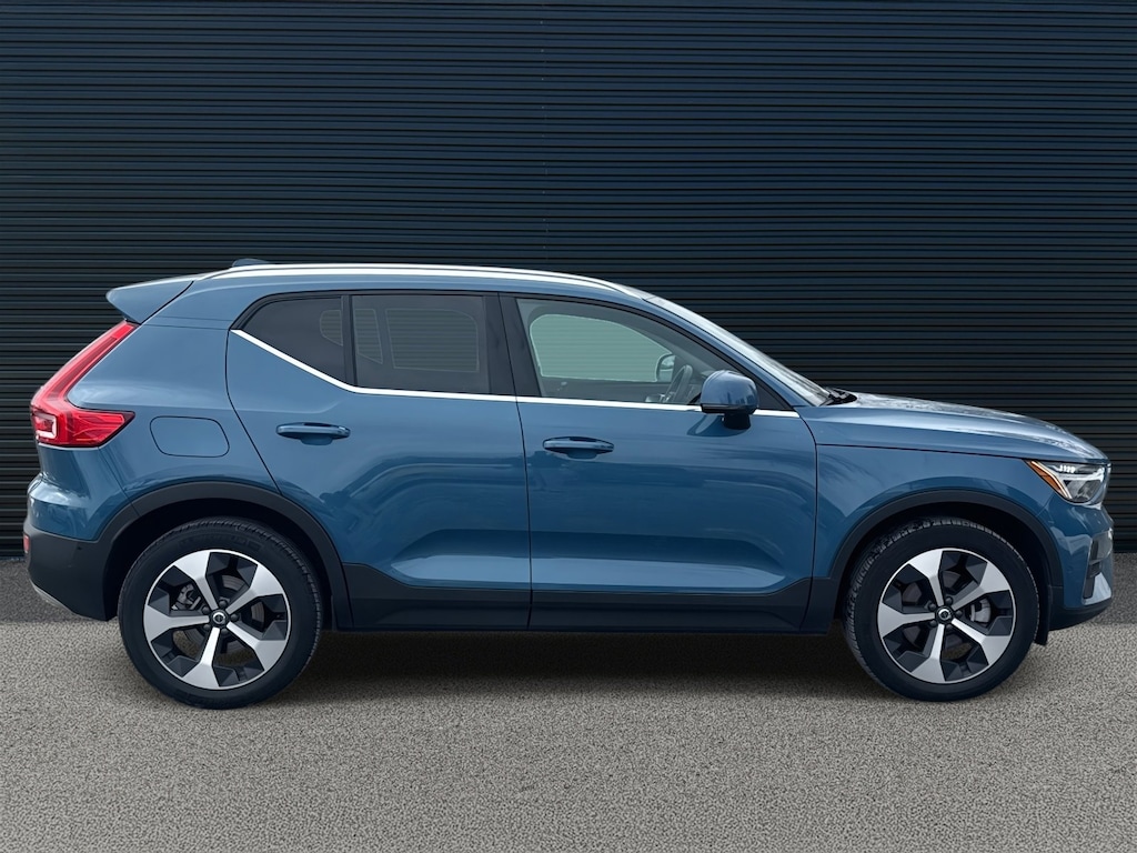 Used 2025 Volvo XC40 Plus Bright Theme SUV