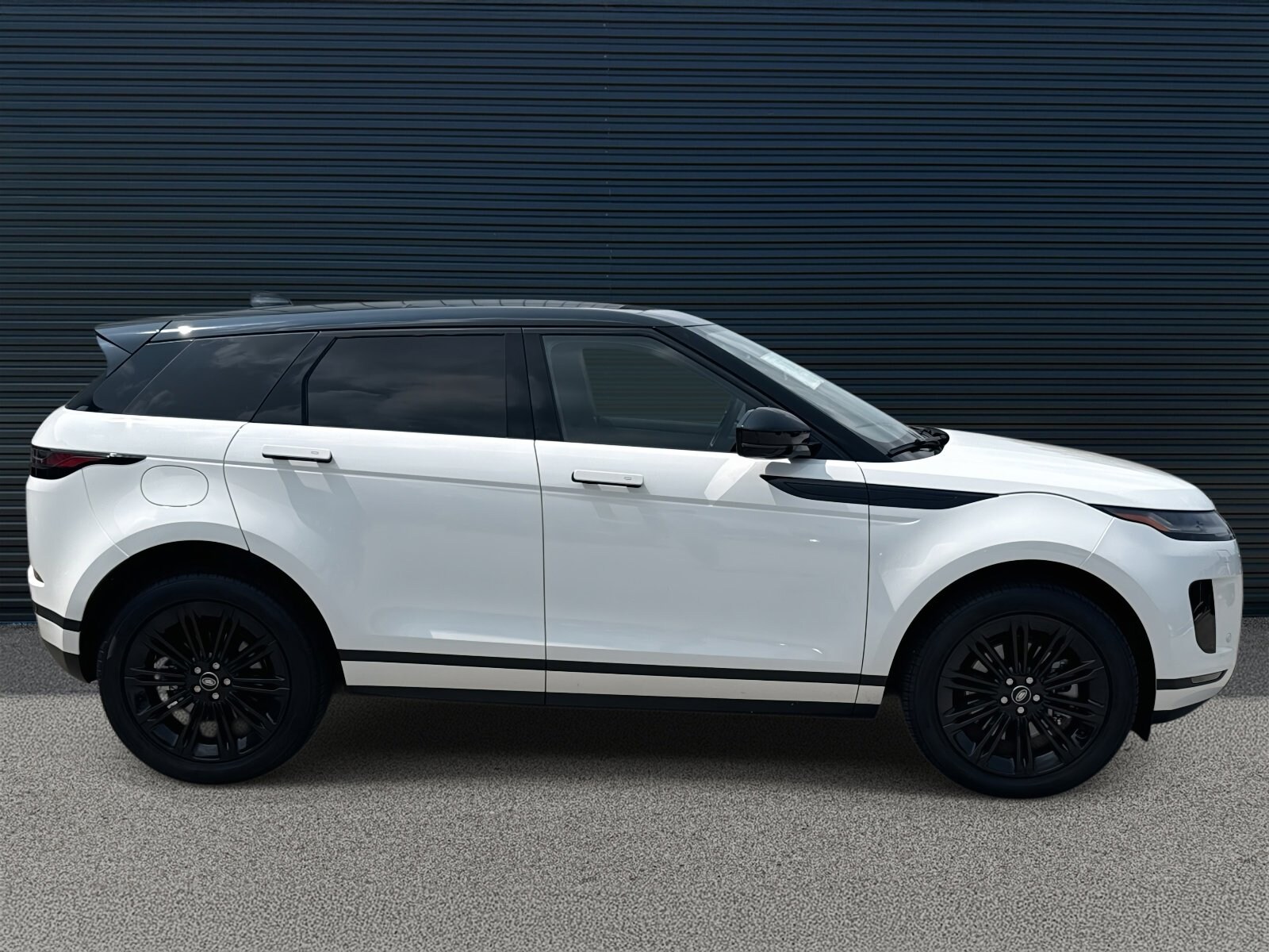 2025 Land Rover Range Rover Evoque S photo 4