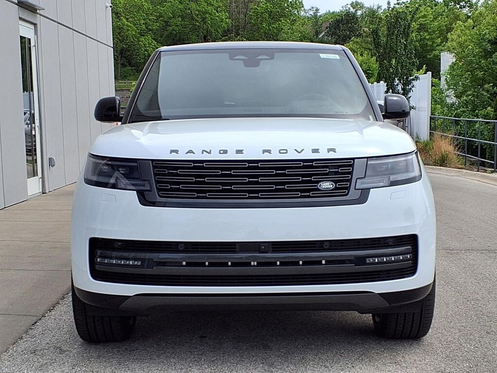 New 2026 Land Rover Range Rover SE LWB 7-Seats / V8 SUV