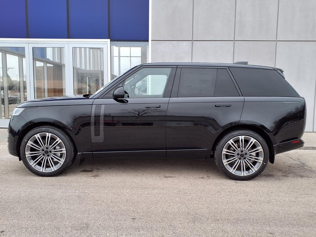 New 2026 Land Rover Range Rover SE SUV