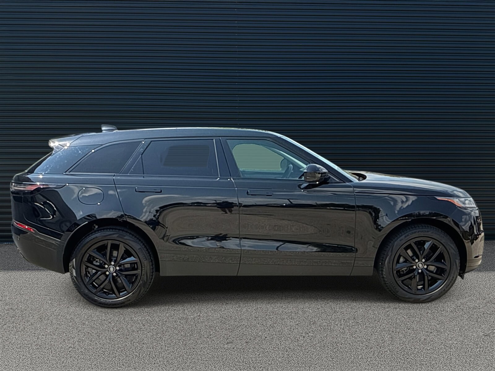 2024 Land Rover Range Rover Velar P250 S photo 4