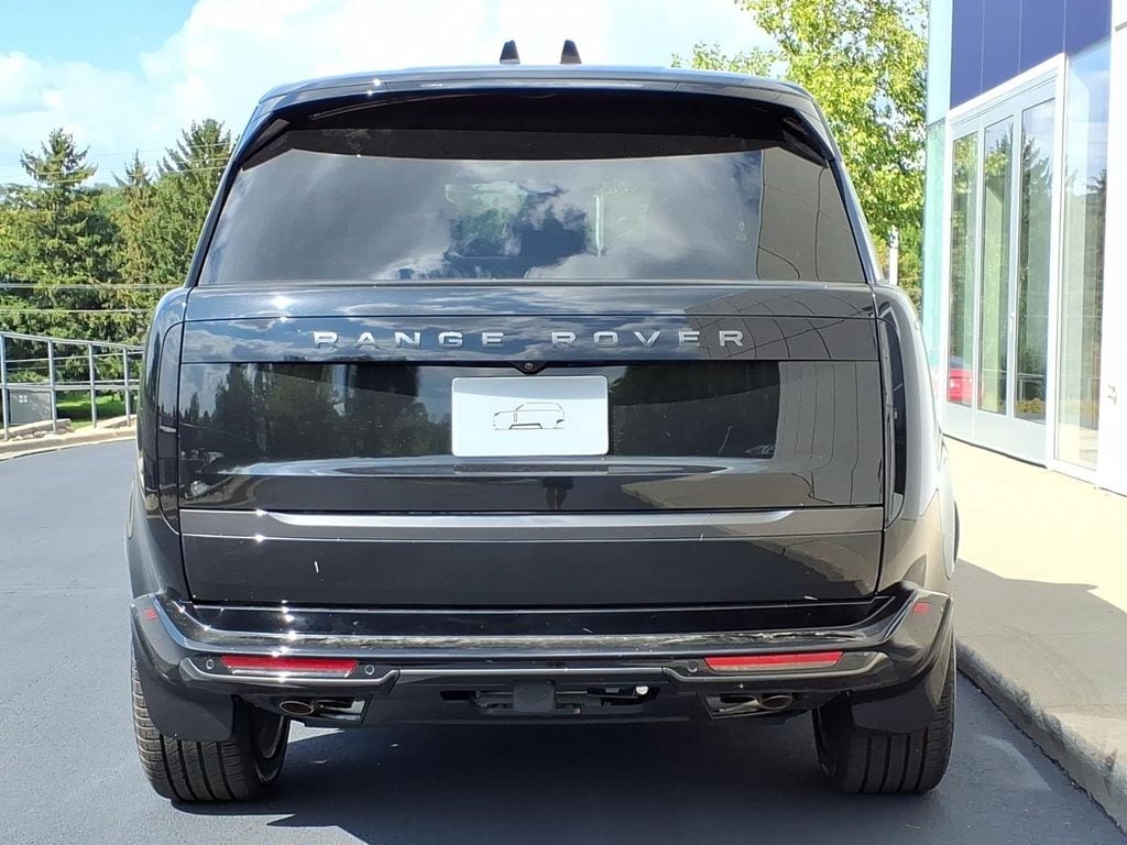 New 2026 Land Rover Range Rover SE LWB 7-Seats / V8 SUV