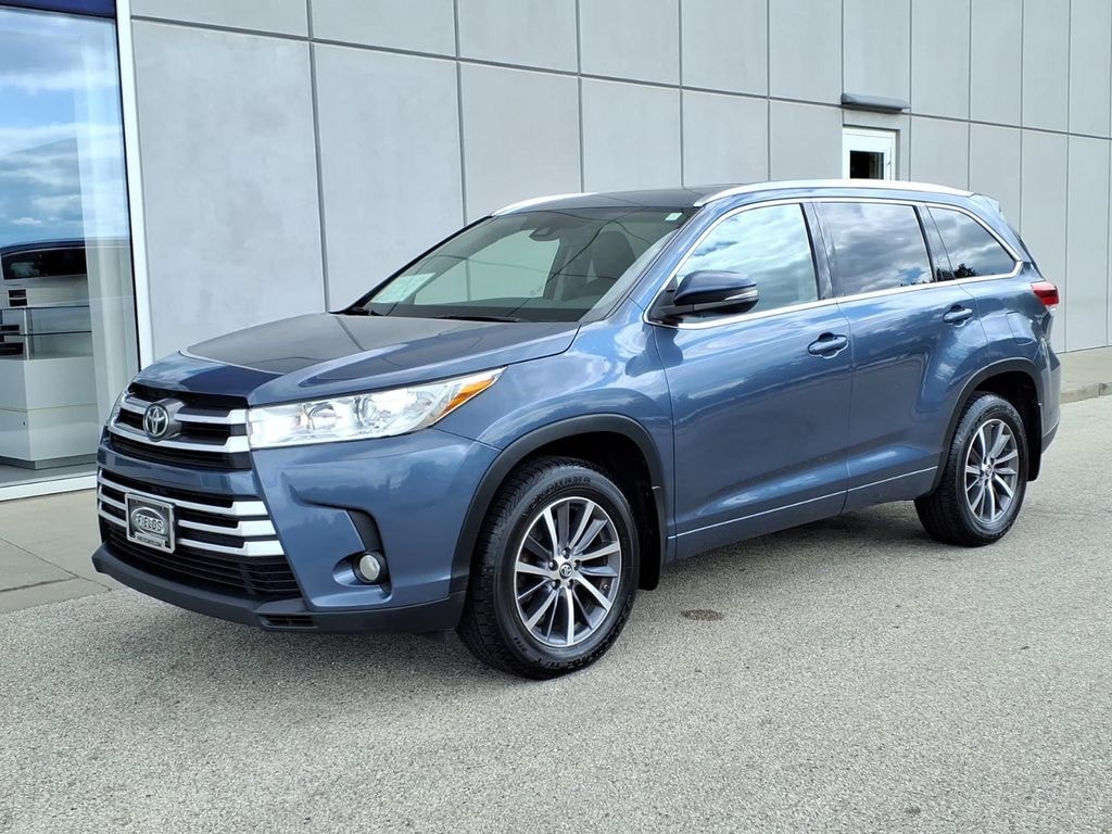 Used 2017 Toyota Highlander XLE SUV