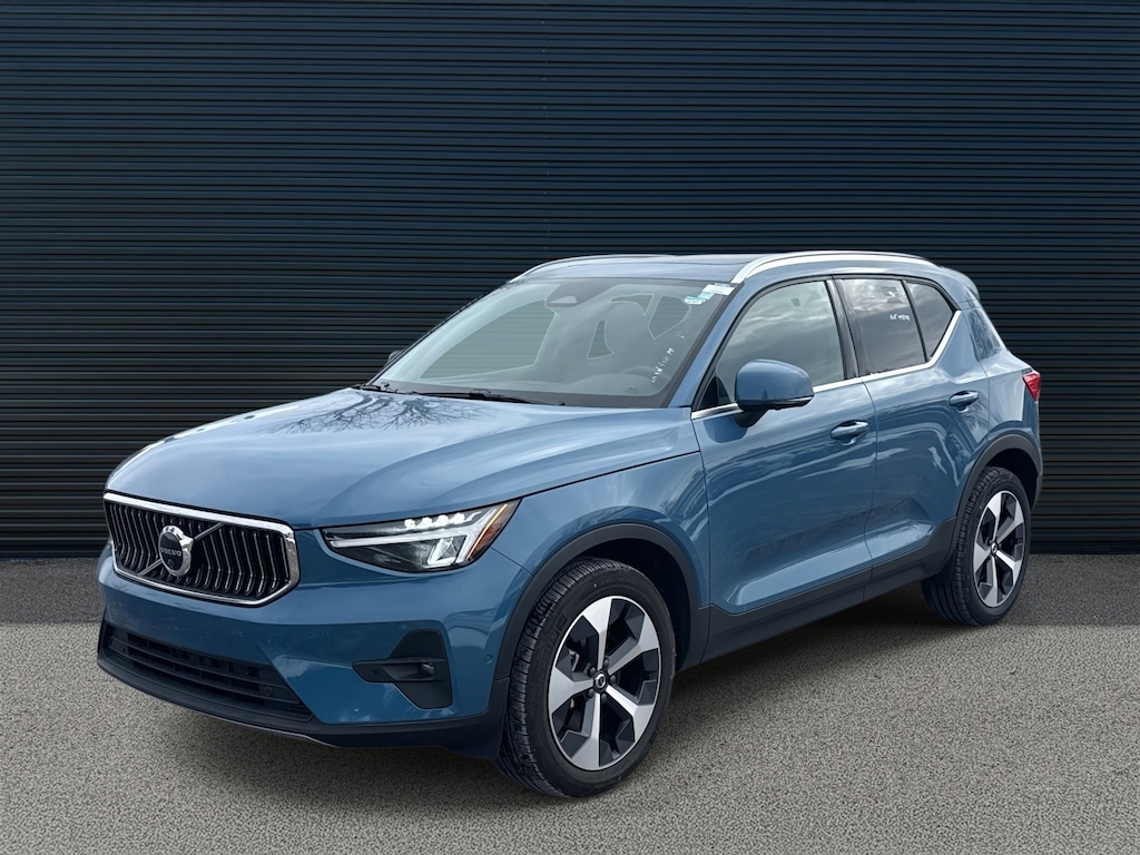 Used 2025 Volvo XC40 Plus Bright Theme SUV