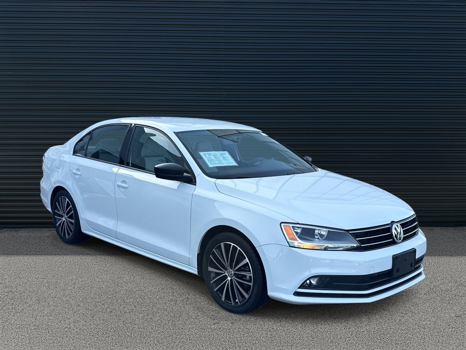 2016 Volkswagen Jetta 1.8T Sport photo 3