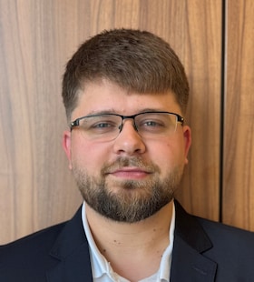 Staff member Alex Tomaszewski from ID_473dffb357ab