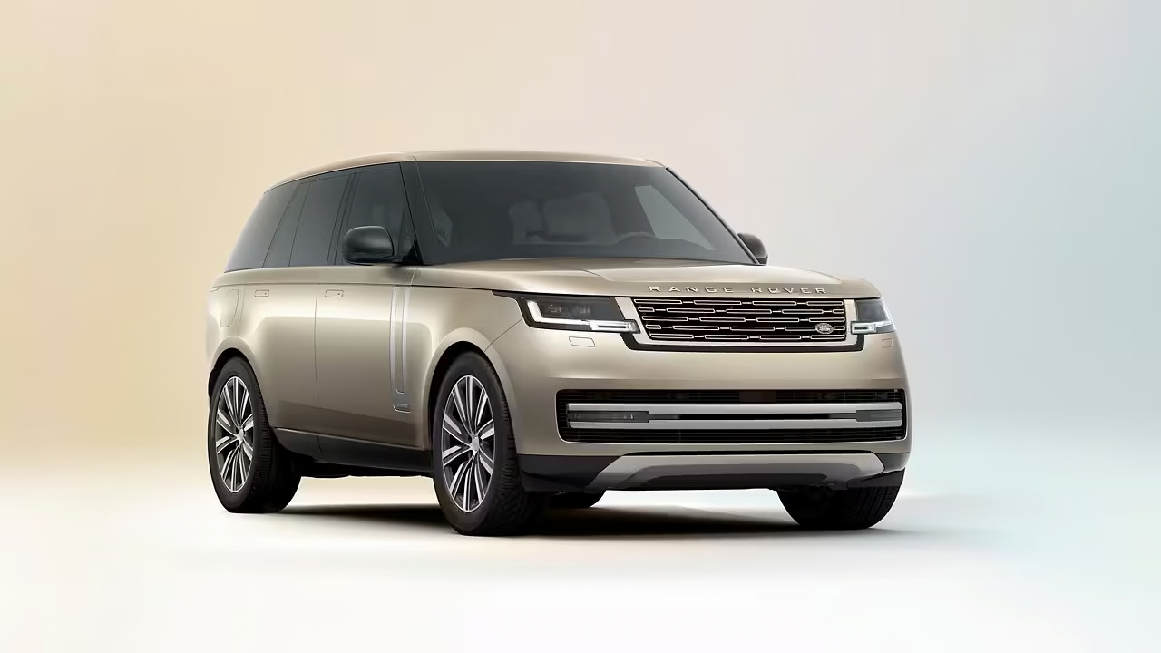 2026-range-rover-studio-pose-min.png