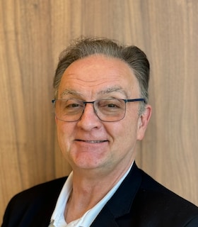 Staff member Dennis Valuch from ID_b1216f42d1d0