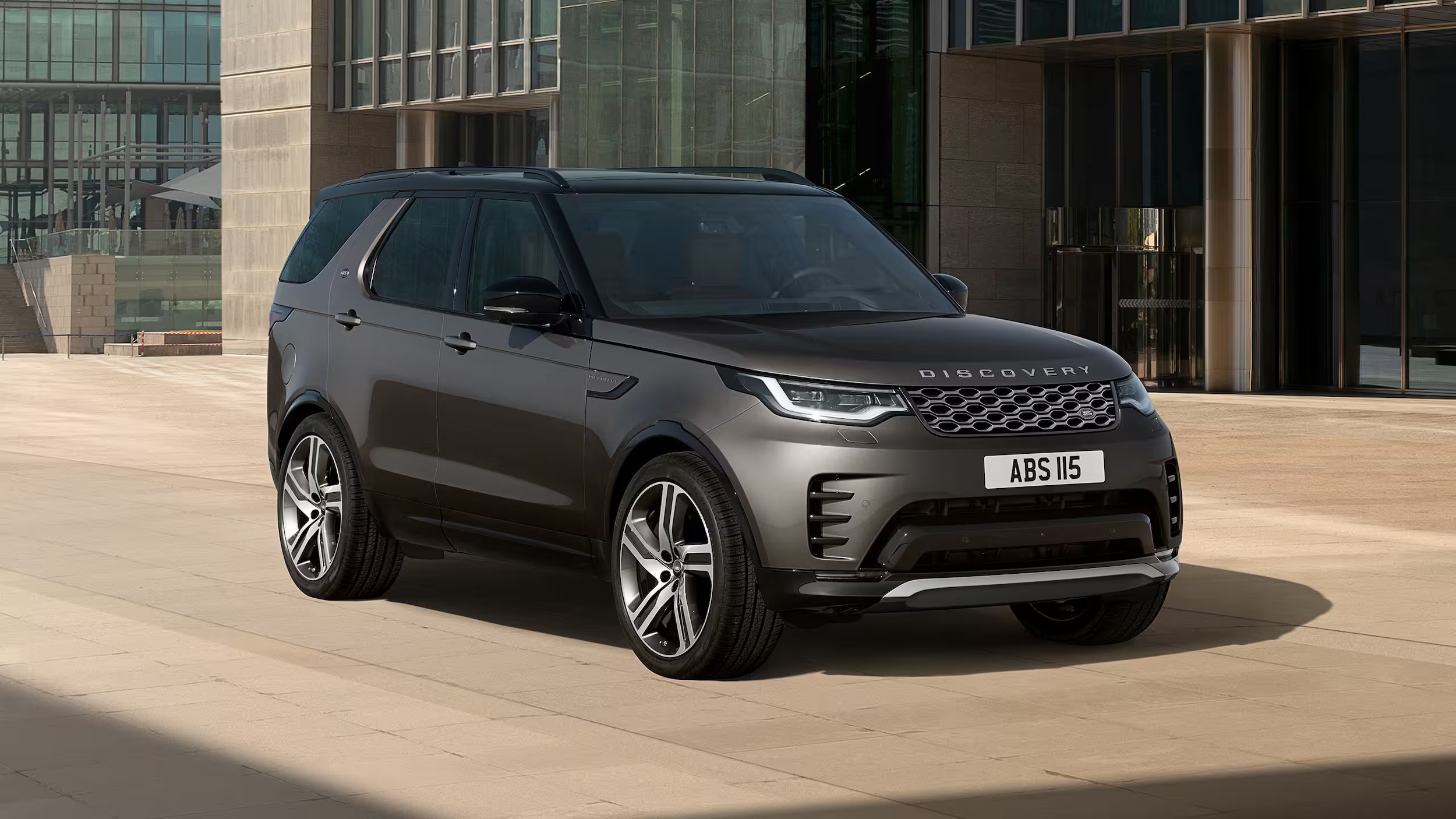 The Best Features of the 2024 Land Rover Discovery