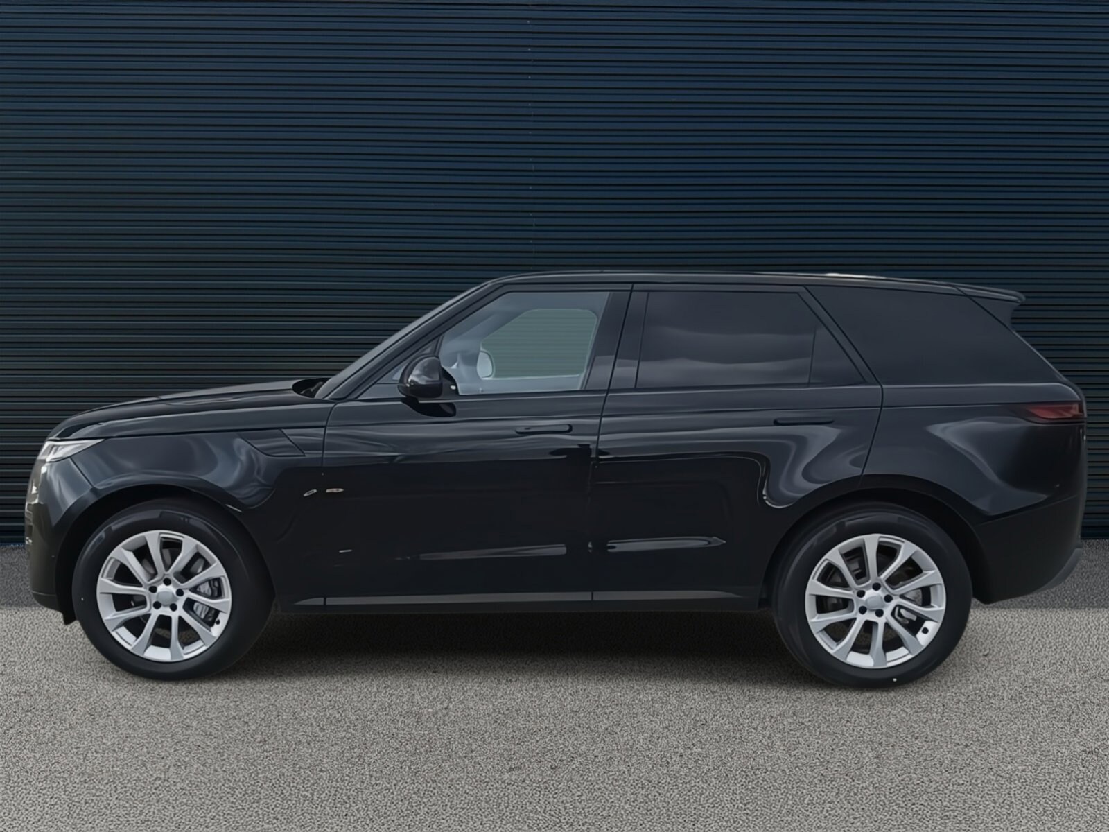 2025 Land Rover Range Rover Sport P360 S photo 3