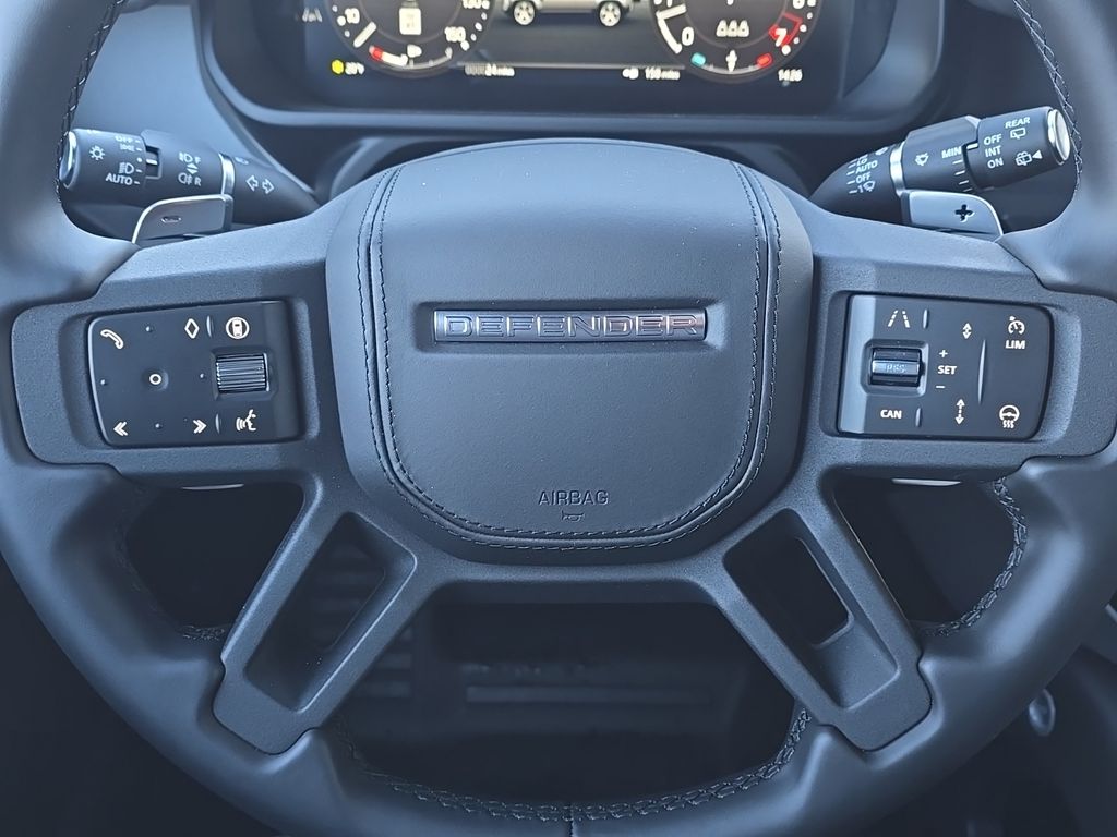 2026 Land Rover Defender V8 - Photo 14