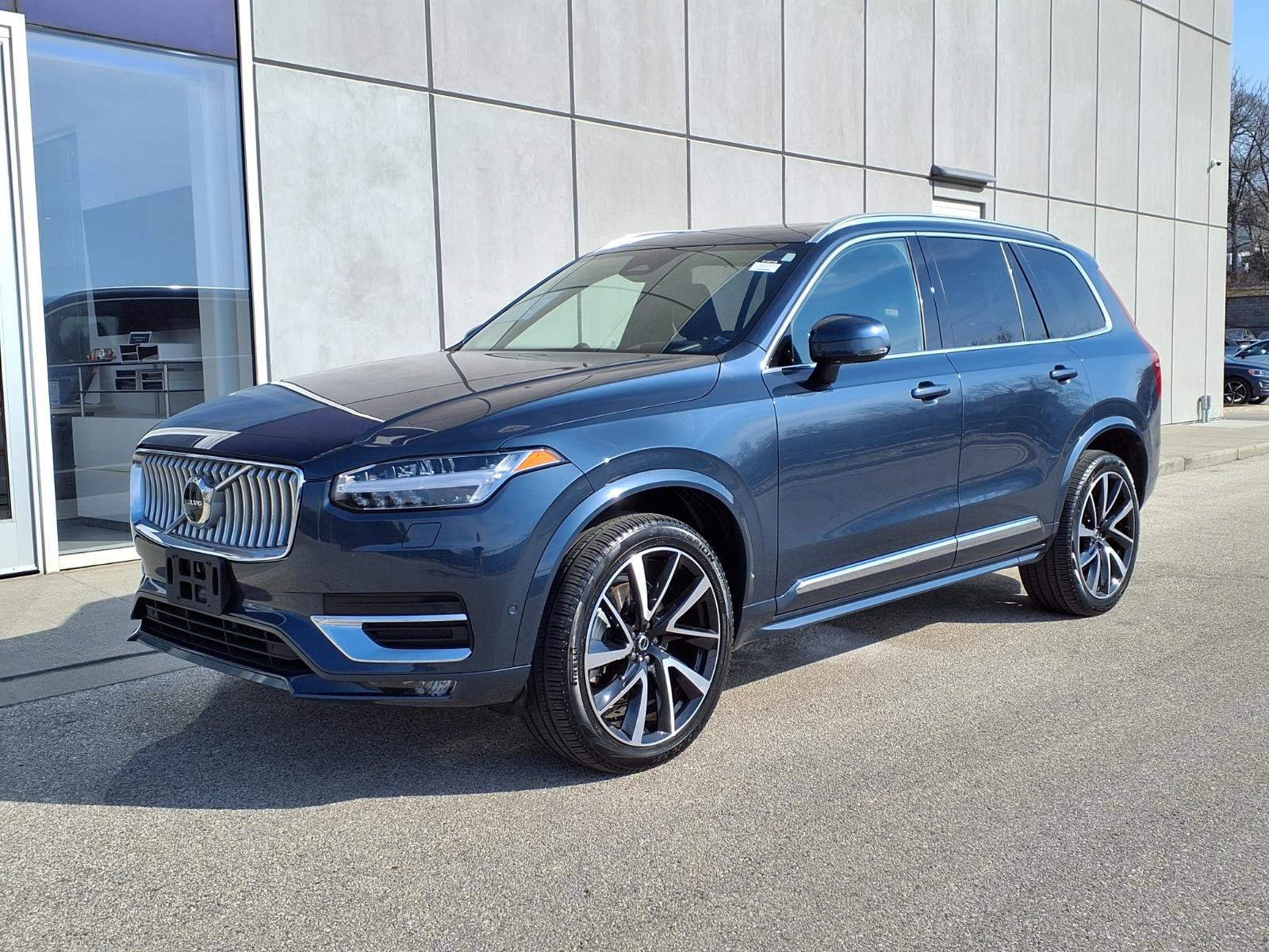 2024 Volvo XC90 B6 Ultimate Bright Theme 7-Passenger AWD