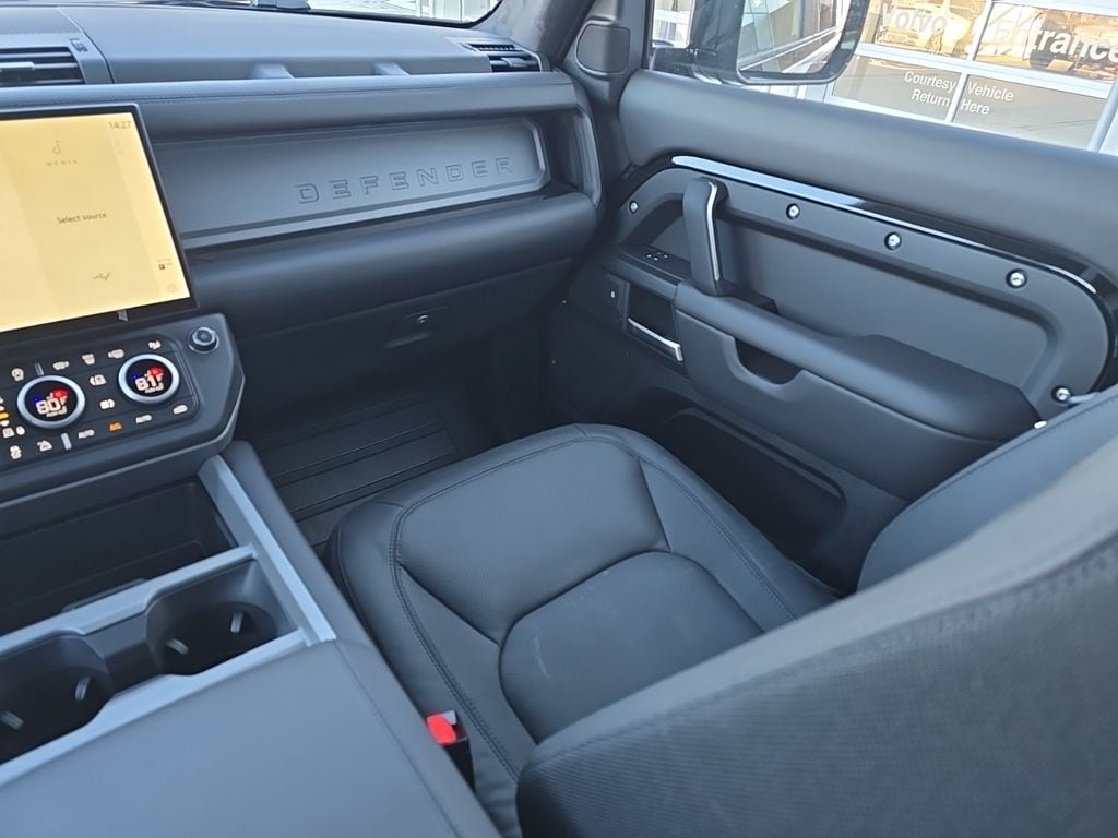 2026 Land Rover Defender V8 - Photo 21