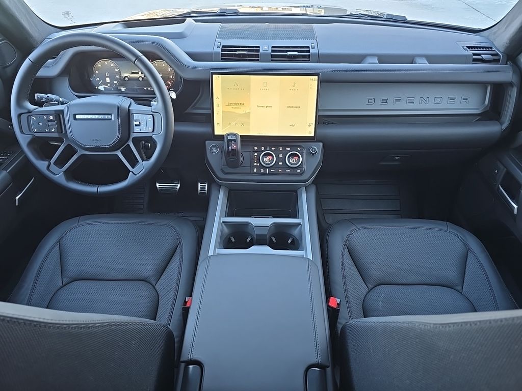 2026 Land Rover Defender V8 - Photo 9