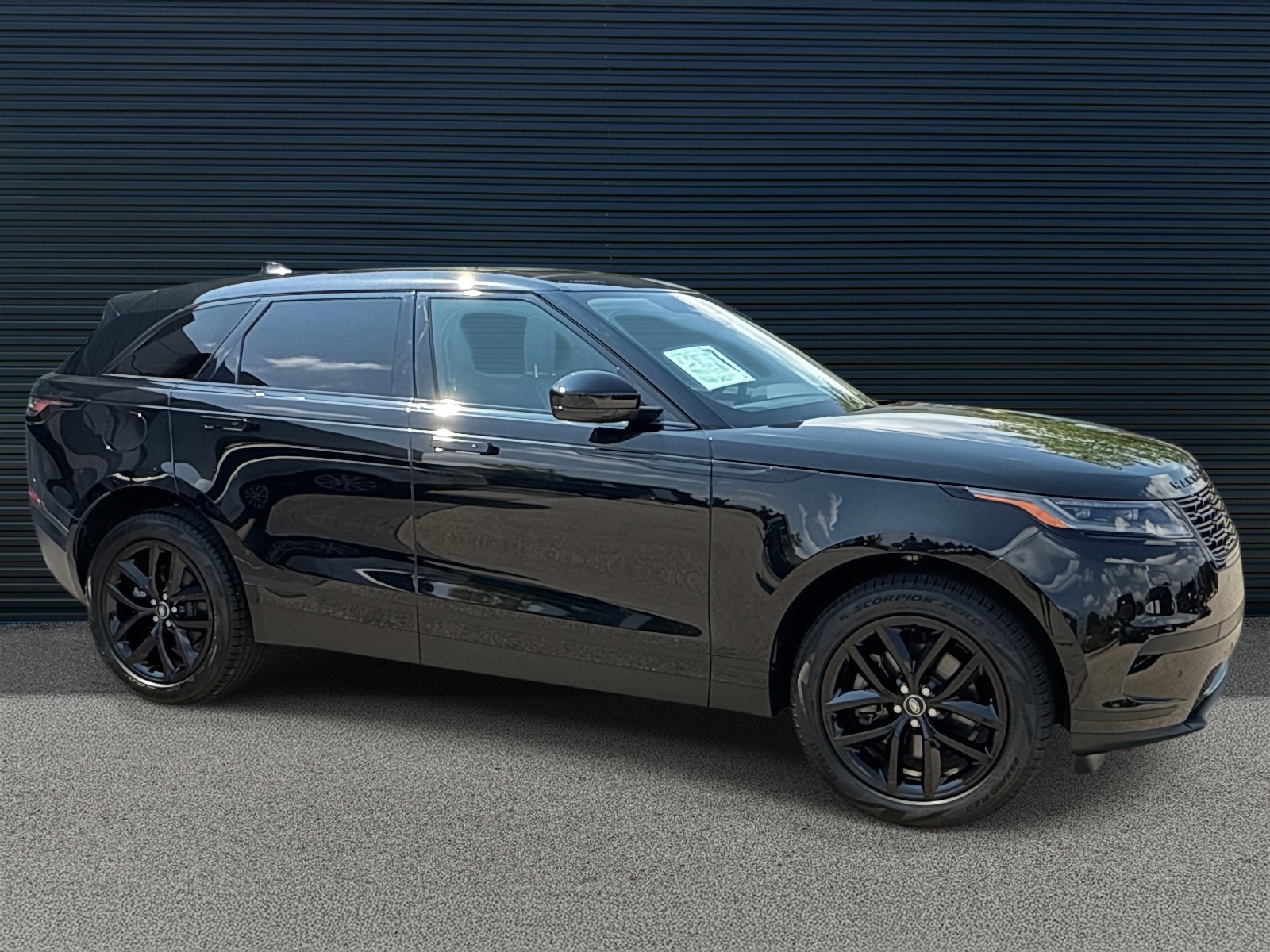 2024 Land Rover Range Rover Velar P250 S photo 3