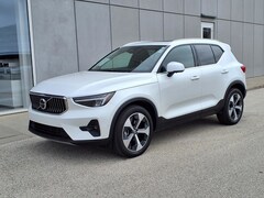 2025 Volvo XC40 Plus Bright Theme SUV
