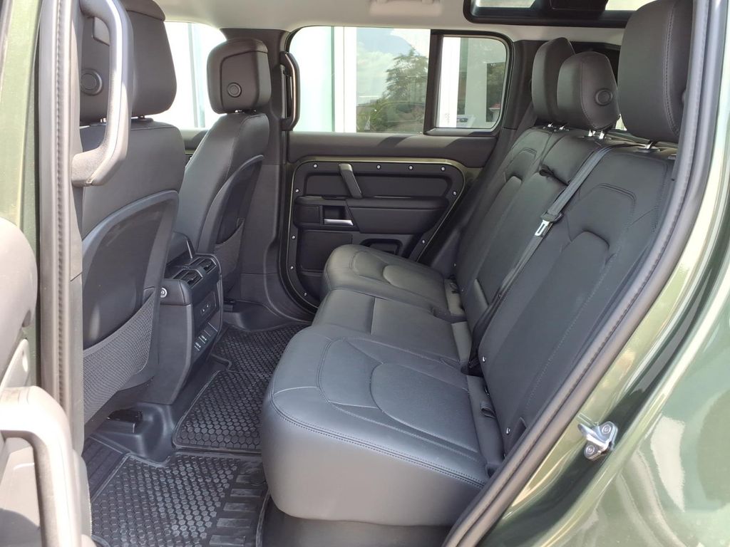 2026 Land Rover Defender S - Photo 8