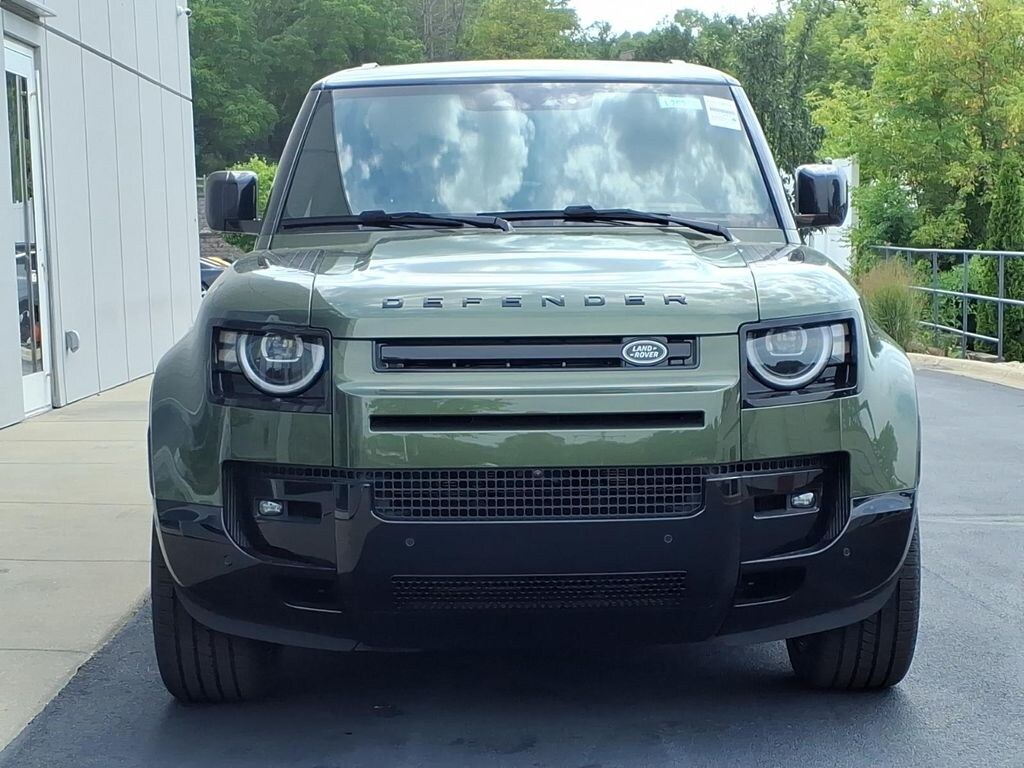 New 2026 Land Rover Defender 130 X-Dynamic SE SUV